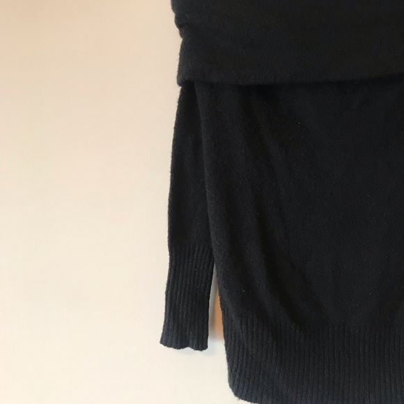 Express Sweater - Picture 2 of 3